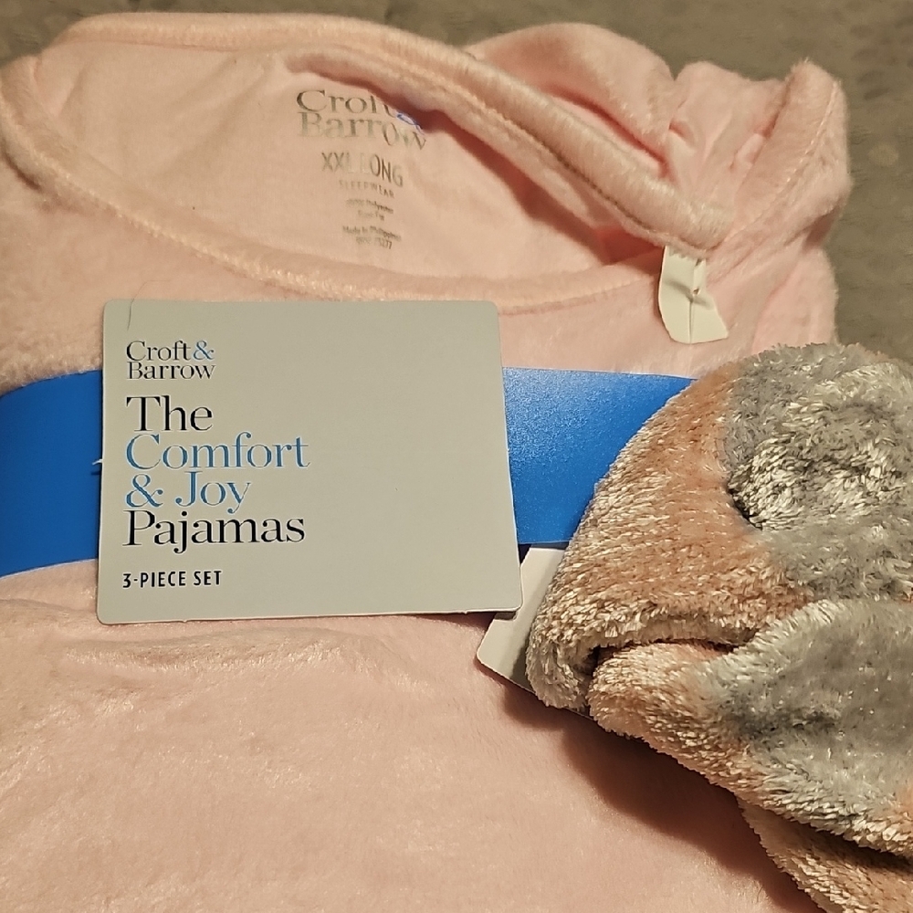 Croft & Barrow Soft Pink And Grey Womens Pajama Set. Brand New